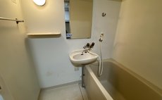 ロイヤルハイツ中央町203号室