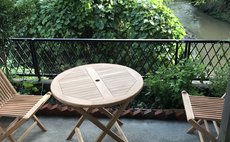 滑川に面した二段ベッドのお部屋です