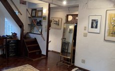Tha Art House gallery P