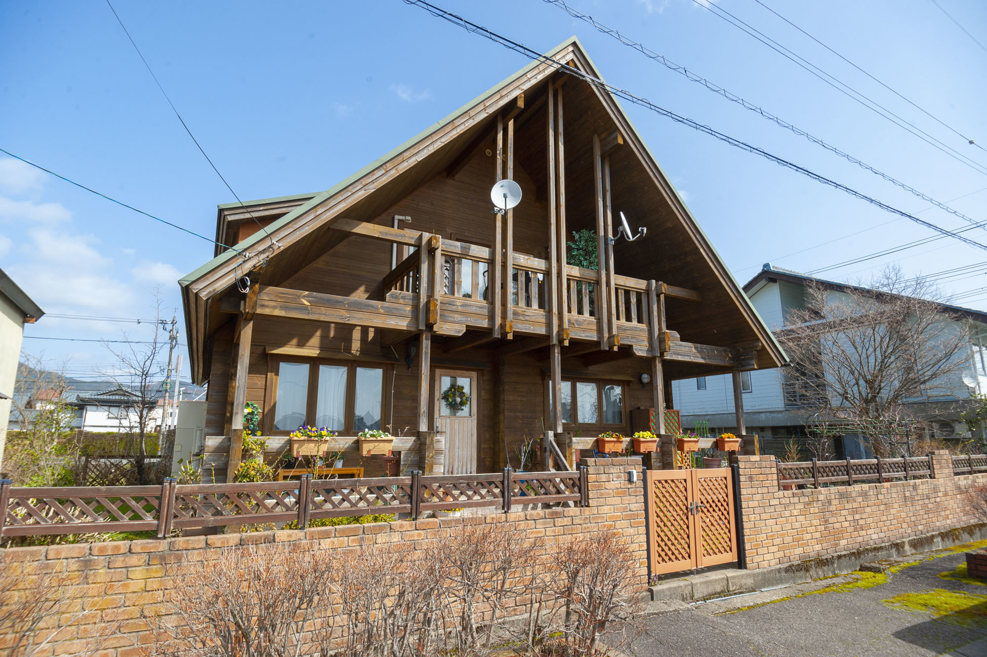 【手渡し限定】ログハウス風鳥小屋 loghouse_main – 会津若松 猪苗代 工務店 WOOD HOMES OMNI