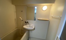 ロイヤルハイツ中央町407号室