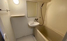 ロイヤルハイツ中央町406号室