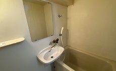 ロイヤルハイツ中央町706号室