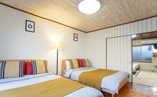 【ゆったりファミリープラン(素泊り)】 1軒丸々貸切 62平米 交通便利 ご家族やグループに最適