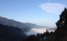 高知・吉野川・お山の上の縁側付き和室