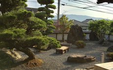 まるで一国一城の主 佐藤邸