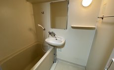 ロイヤルハイツ中央町705号室