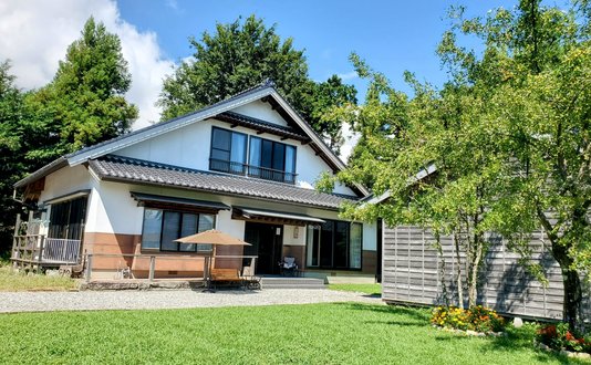 大きな家と広い敷地で里山遊び【杜の旧家 hana】（長野県駒ヶ根）の