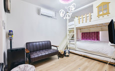 RED HOUSE 402