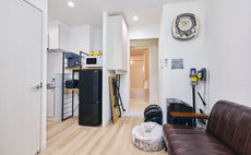 RED HOUSE 402