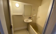 ロイヤルハイツ中央町402号室