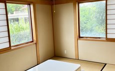 富山湾が見える高台の滑川の一軒家の和室(女性 ・ペアOK)