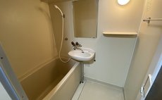 ロイヤルハイツ中央町405号室