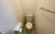 ロイヤルハイツ中央町206号室